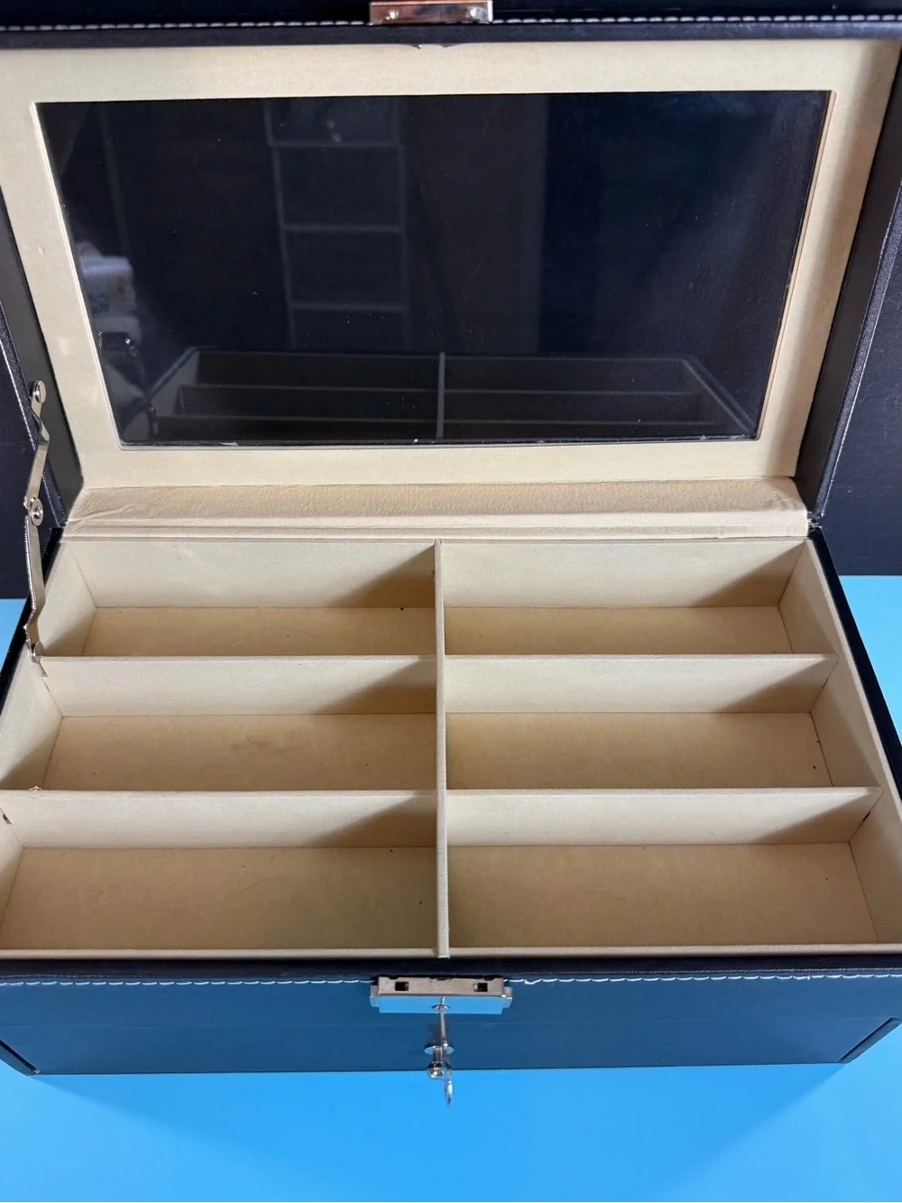 N/A sunglasses organizer
